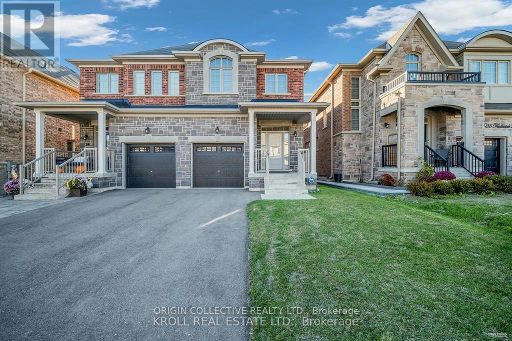 26 Frederick Taylor Way, East Gwillimbury, ON, L0G 1M0