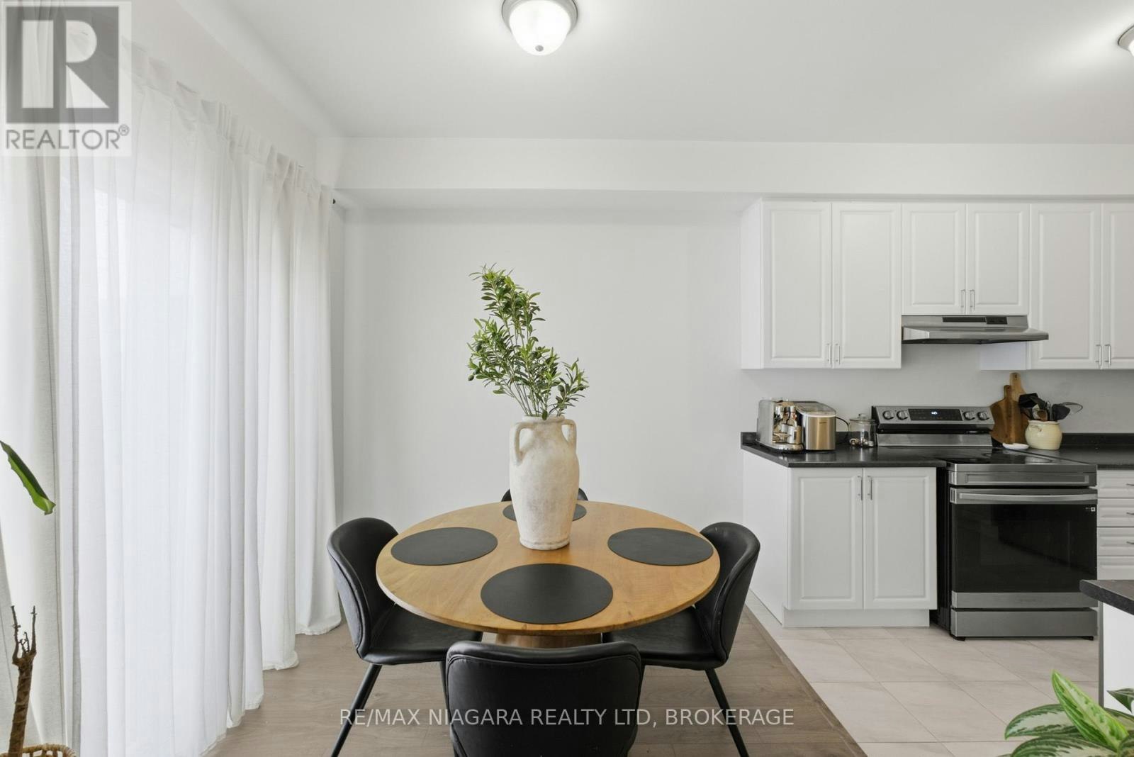 56 Sapphire Way, Thorold, ON, L2V 0B8 - 16