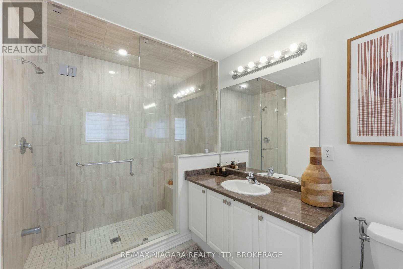 56 Sapphire Way, Thorold, ON, L2V 0B8 - 24