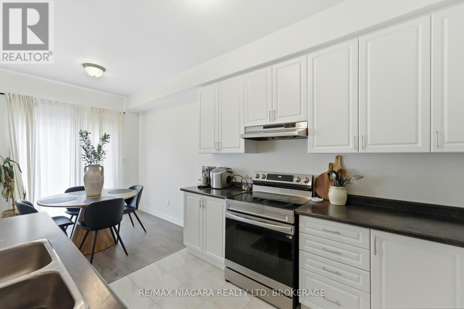 56 Sapphire Way, Thorold, ON, L2V 0B8 - 11