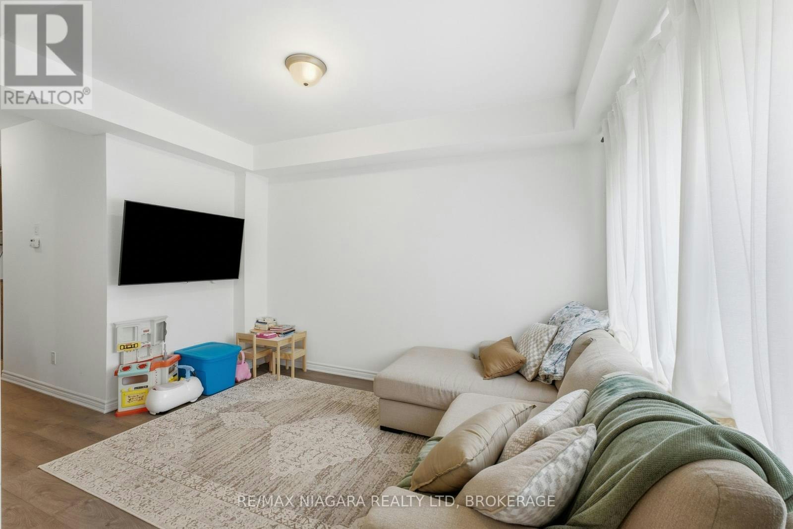 56 Sapphire Way, Thorold, ON, L2V 0B8 - 8