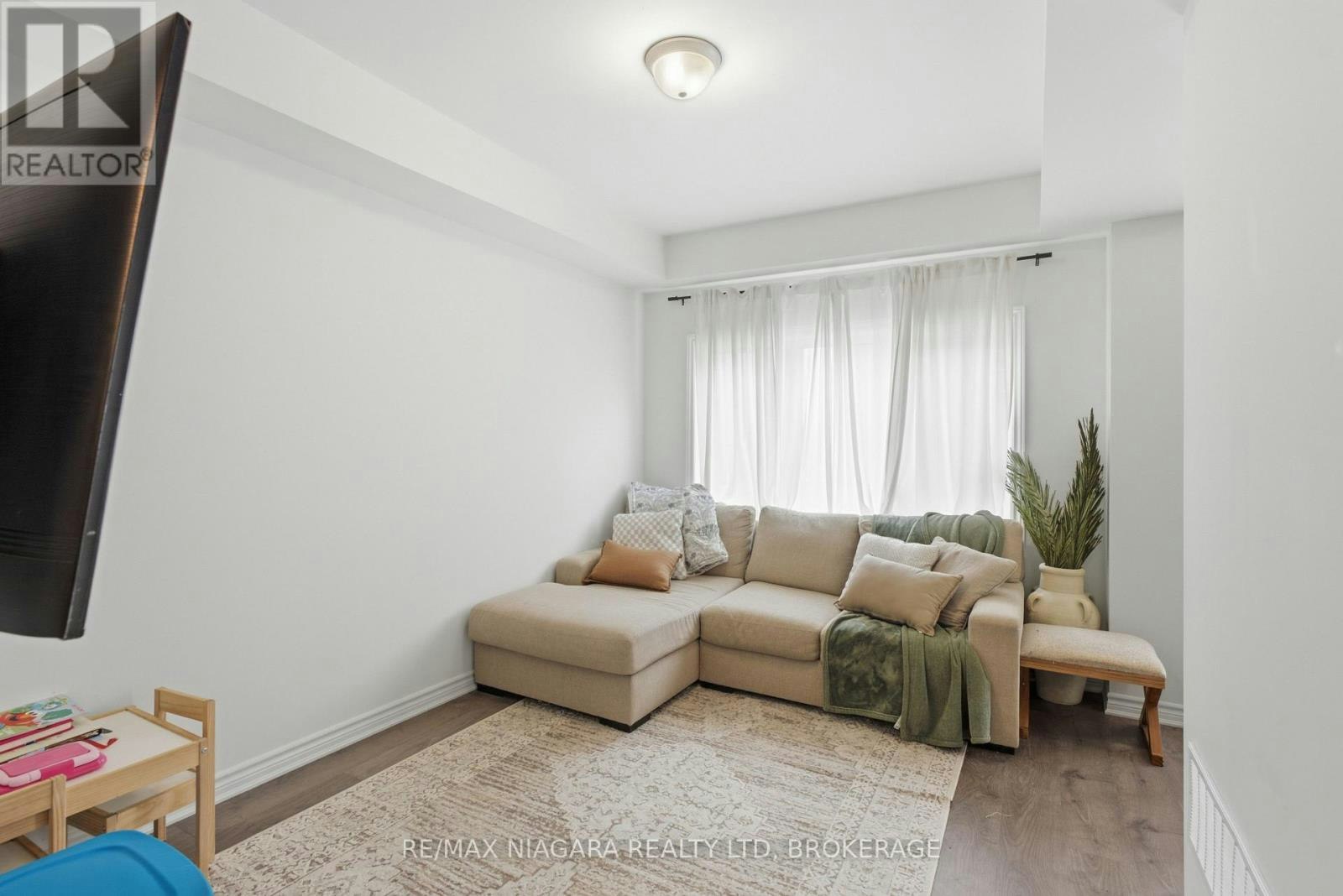 56 Sapphire Way, Thorold, ON, L2V 0B8 - 7