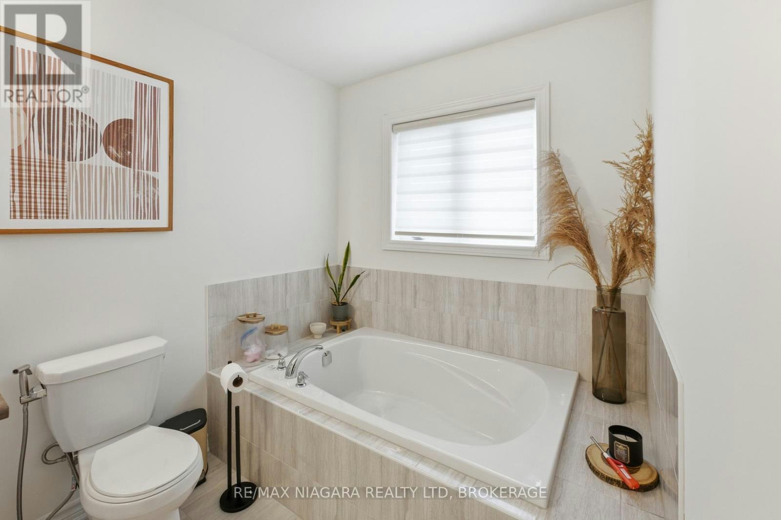 56 Sapphire Way, Thorold, ON, L2V 0B8 - 23