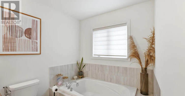 56 Sapphire Way, Thorold, ON, L2V 0B8 - 23