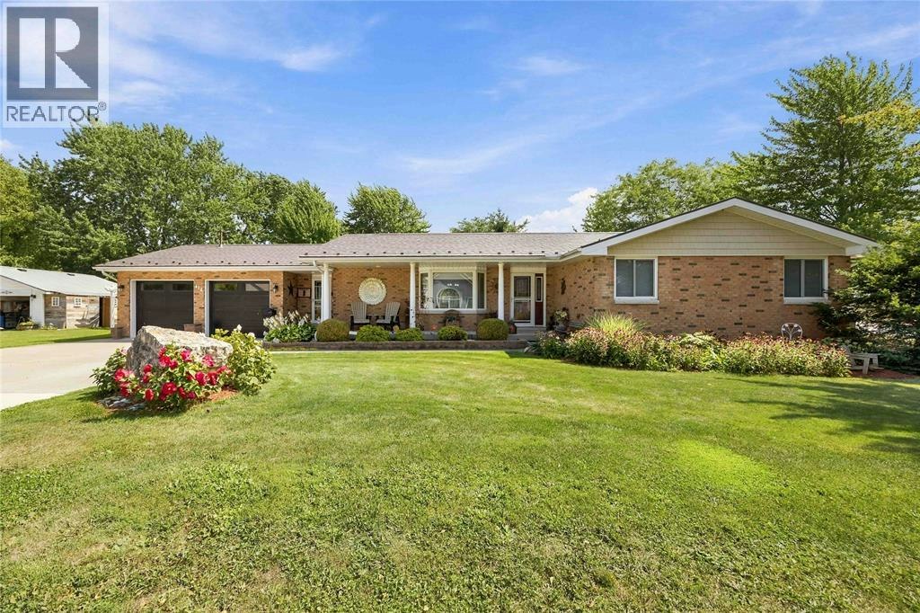416 Holland Street, Petrolia, ON, N0N 1R0