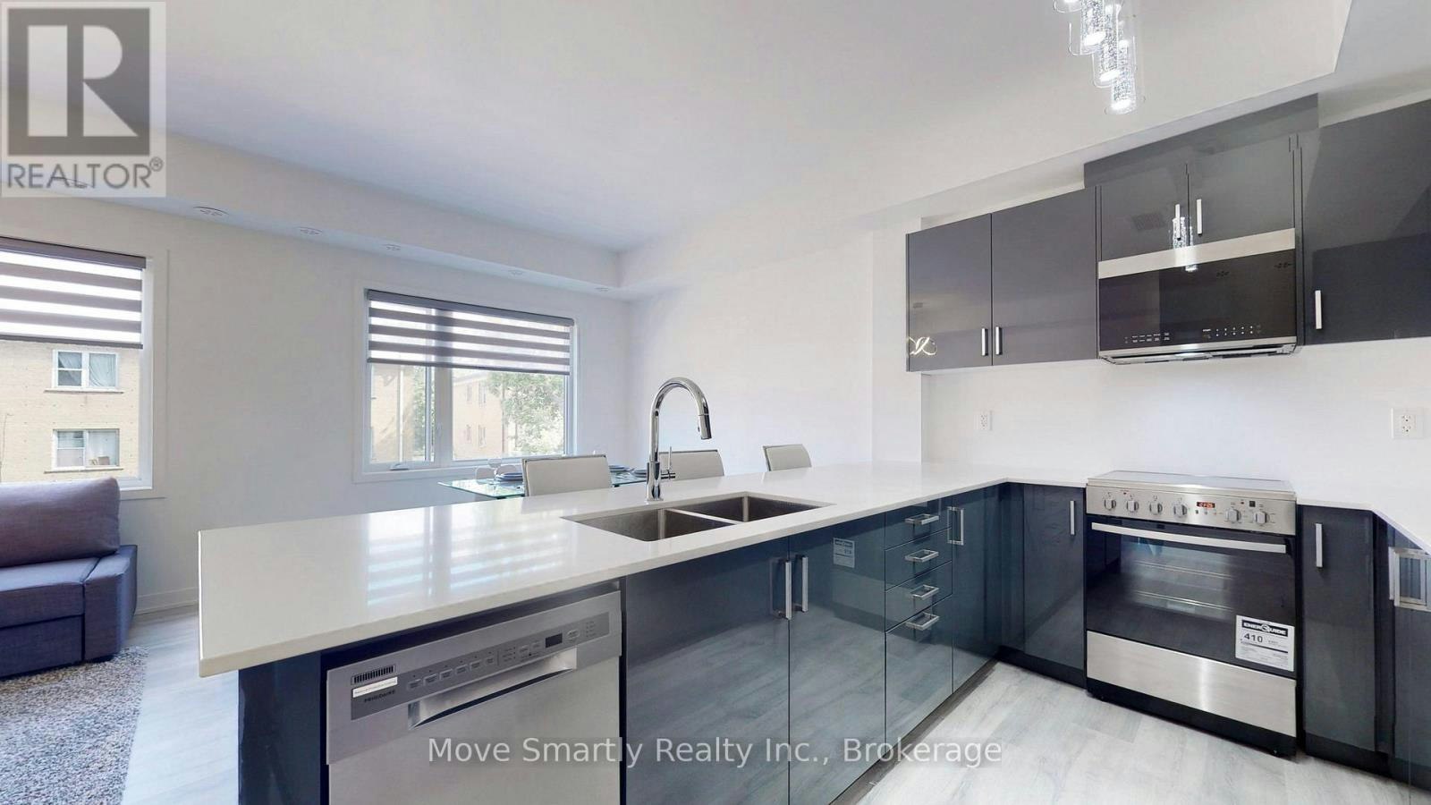 8-10 Marquette Avenue, Toronto, ON, M6A 1X9 - 13