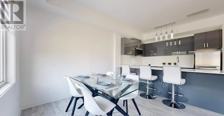 8-10 Marquette Avenue, Toronto, ON, M6A 1X9 - 22