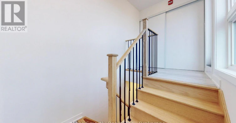 8-10 Marquette Avenue, Toronto, ON, M6A 1X9 - 39