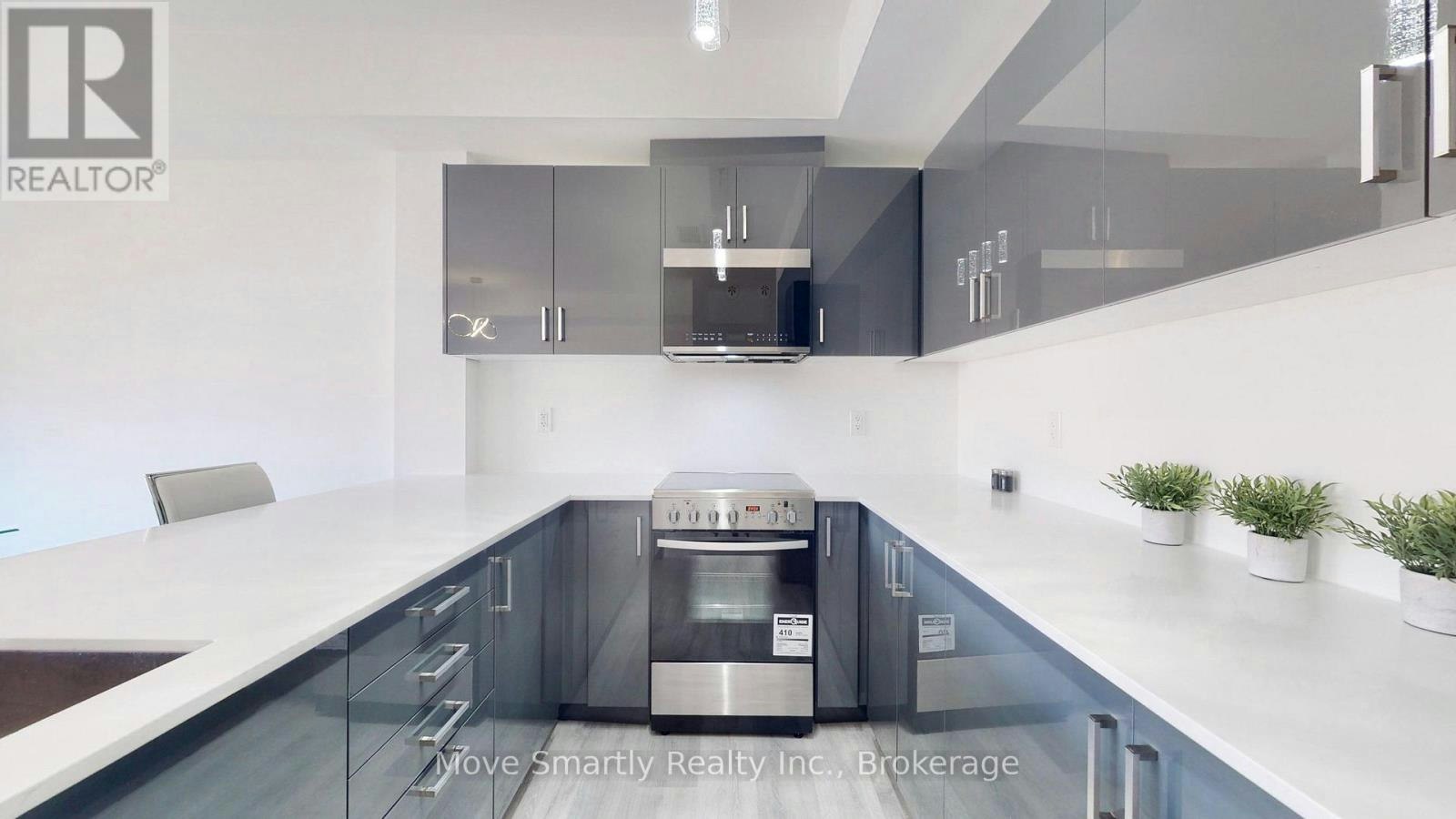 8-10 Marquette Avenue, Toronto, ON, M6A 1X9 - 12