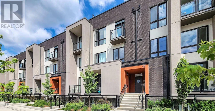 8-10 Marquette Avenue, Toronto, ON, M6A 1X9 - 2