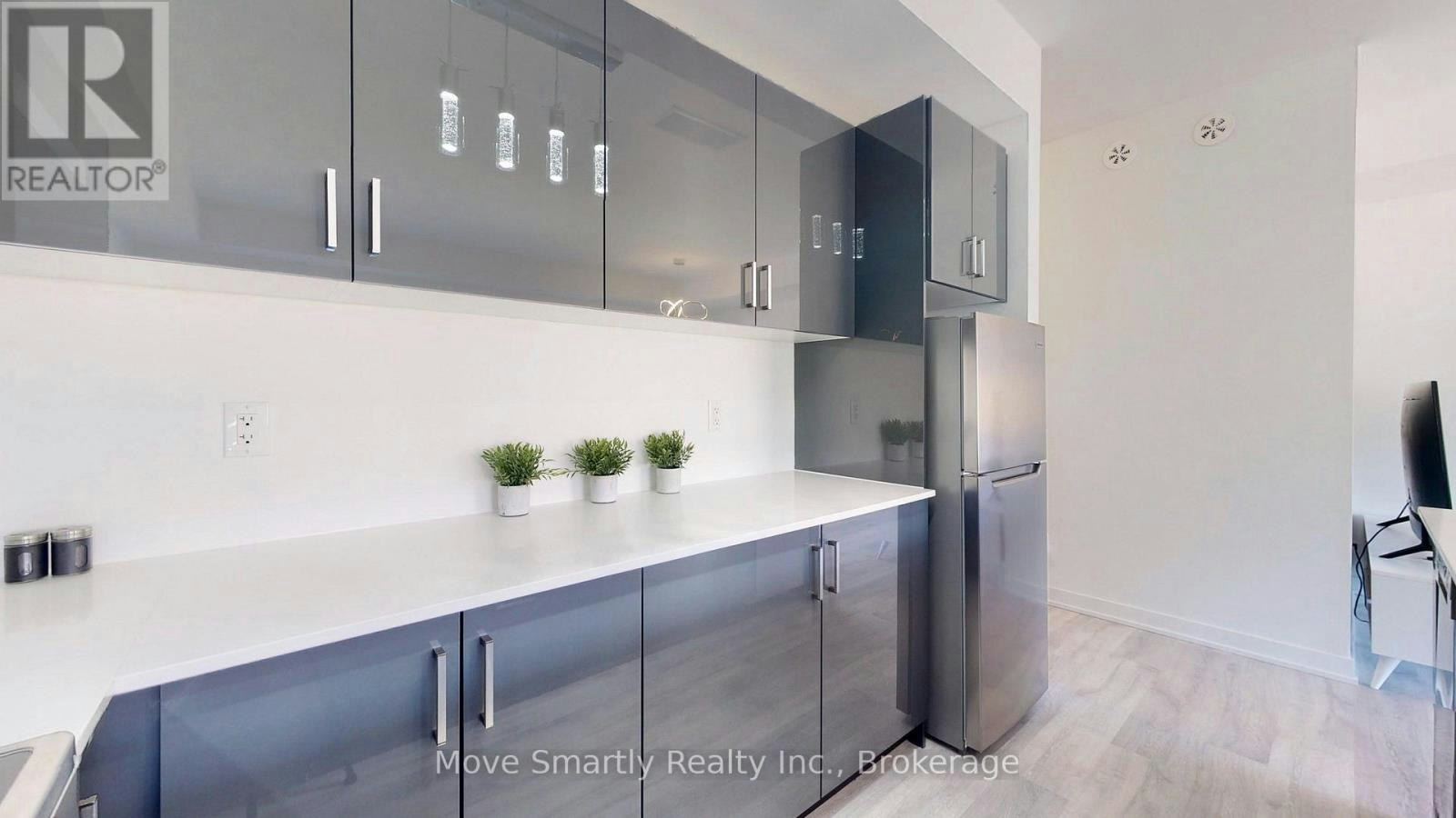 8-10 Marquette Avenue, Toronto, ON, M6A 1X9 - 16