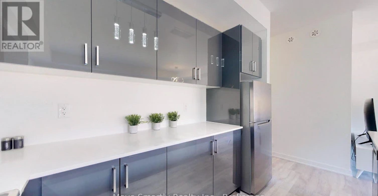 8-10 Marquette Avenue, Toronto, ON, M6A 1X9 - 16