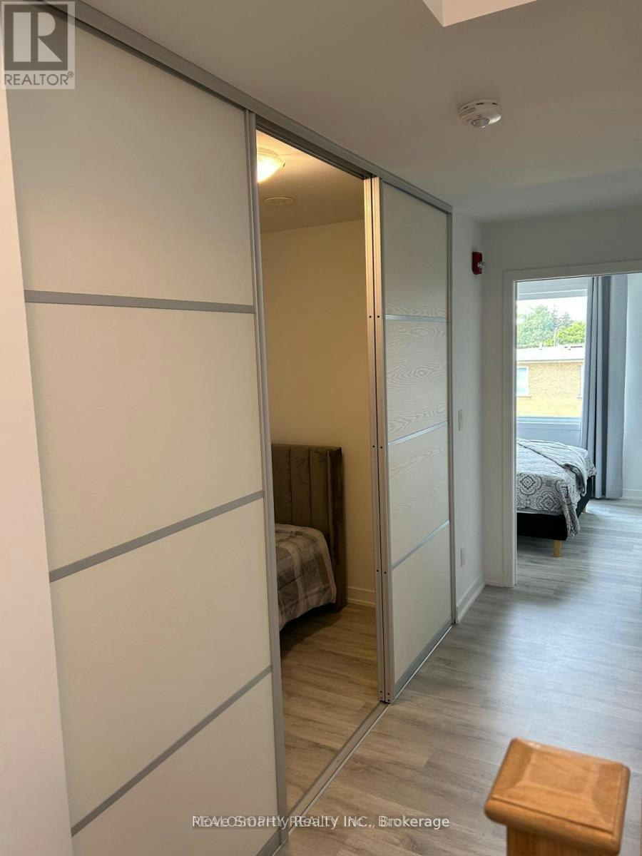 8-10 Marquette Avenue, Toronto, ON, M6A 1X9 - 34