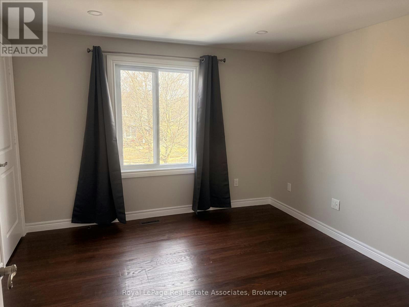 18 Fagan Drive, Halton Hills, ON, L7G 4P3 - 8