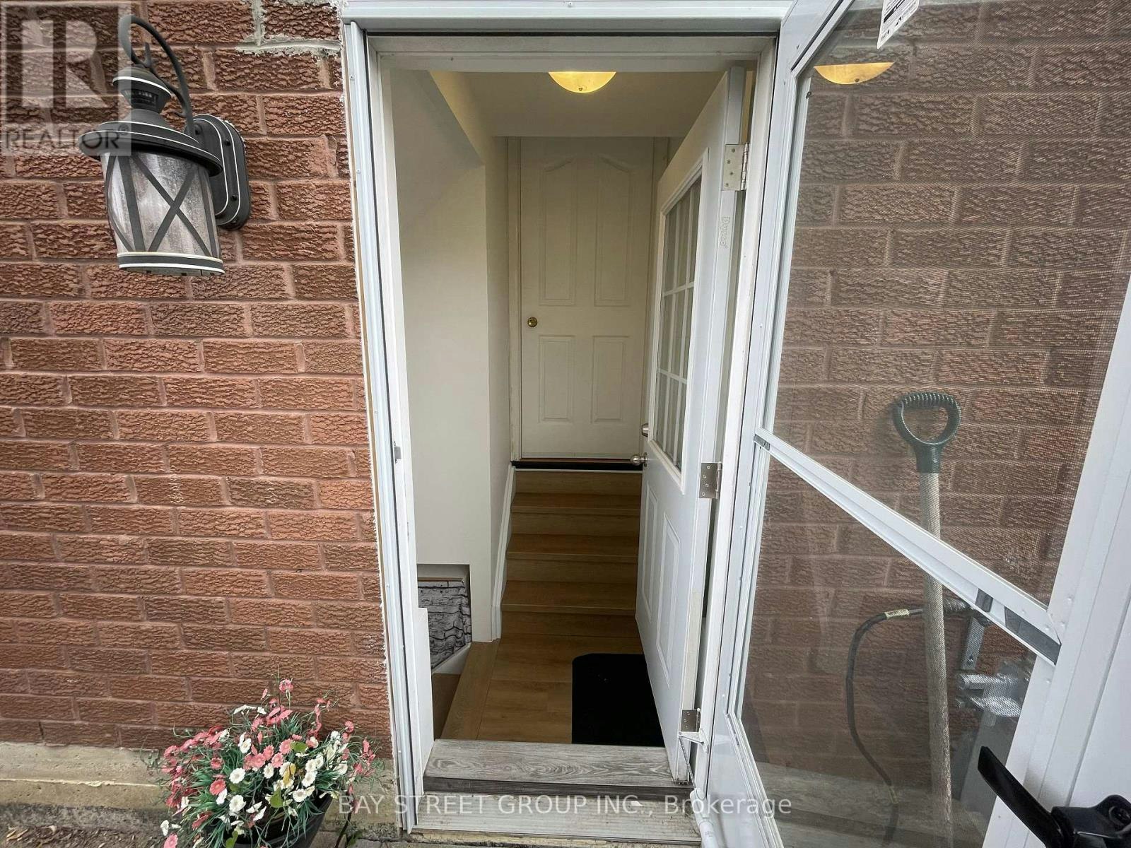 1 Tralee (Lower Street, Brampton, ON, L6Z 2X4