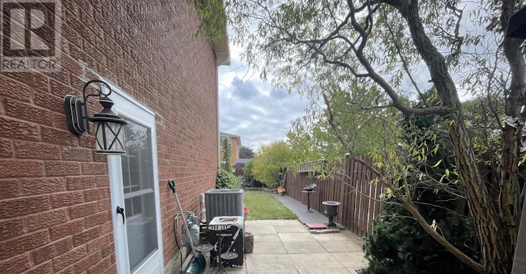 1 Tralee (Lower Street, Brampton, ON, L6Z 2X4 - 2