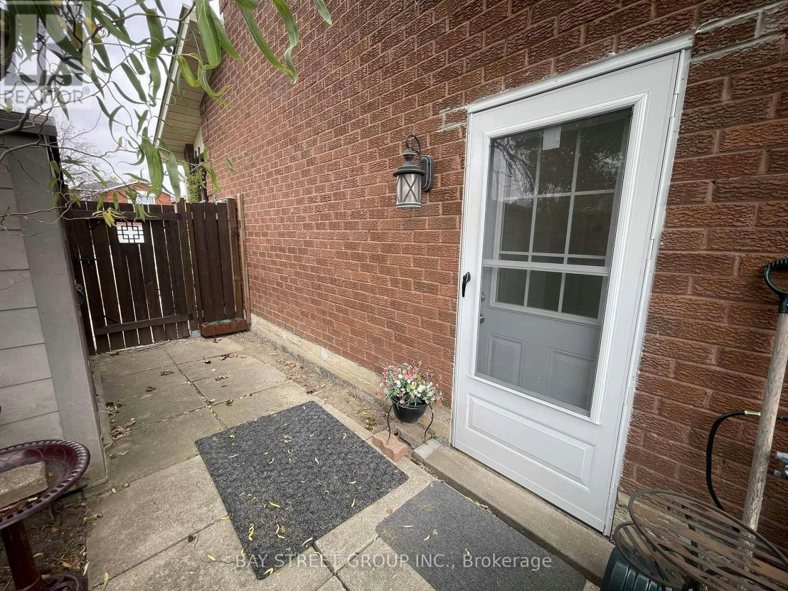 1 Tralee (Lower Street, Brampton, ON, L6Z 2X4 - 3