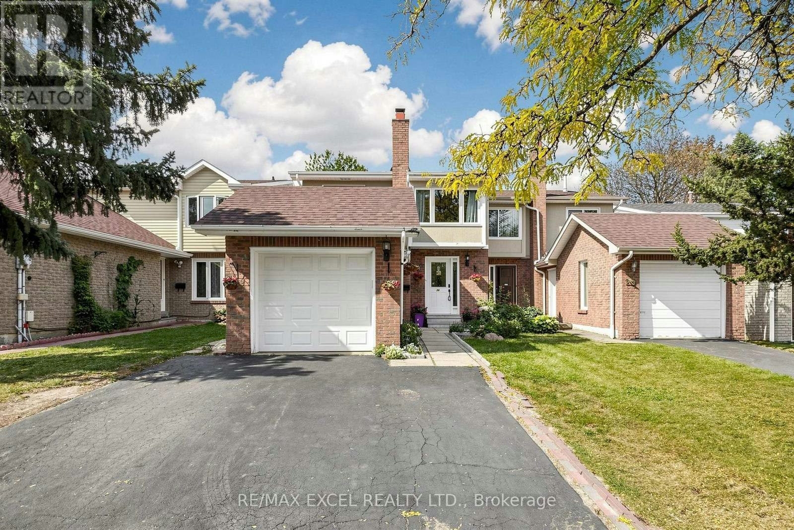 24 Redheugh Crescent, Toronto, ON, M1W 3C3