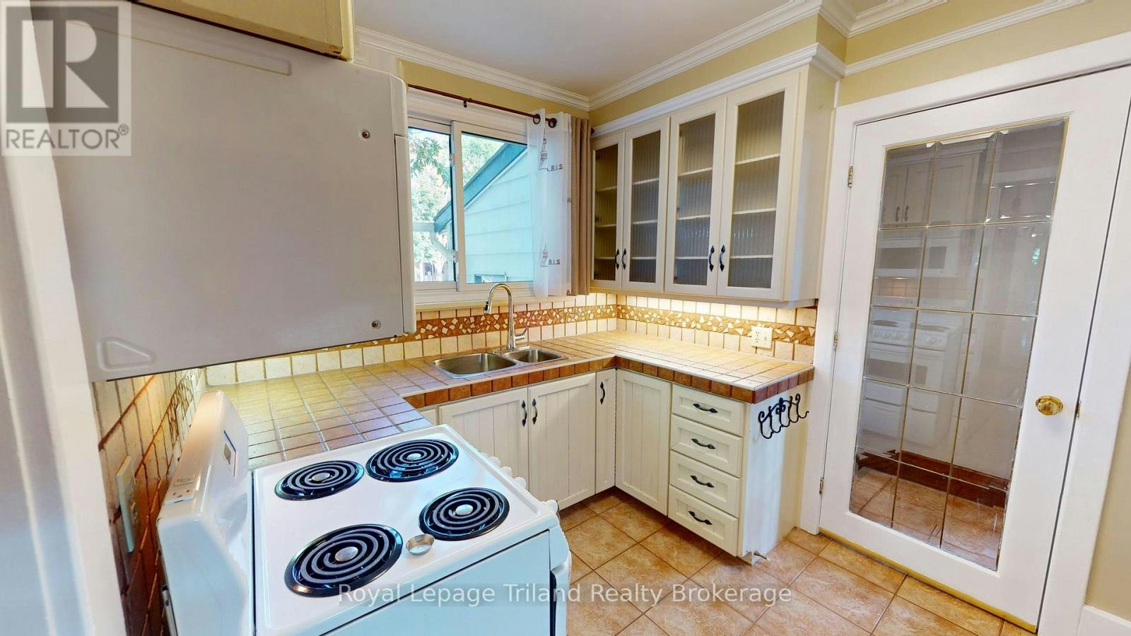 614 Ingersoll Avenue, Woodstock, ON, N4S 4Y2 - 5
