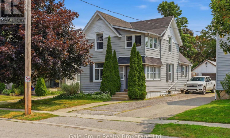 32 West Avenue W