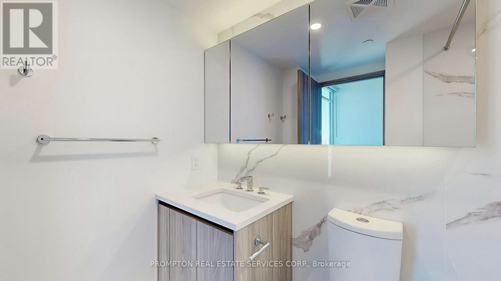 7003-3 Concord Cityplace Way, Toronto, ON, M5V 0X4 - 14