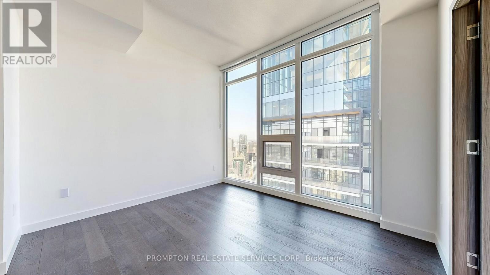 7003-3 Concord Cityplace Way, Toronto, ON, M5V 0X4 - 8