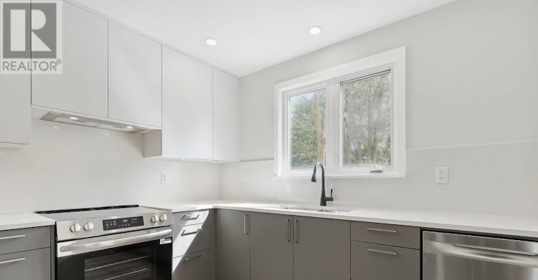 286 Mockingbird Drive, Ottawa, ON, K1E 2A5 - 4