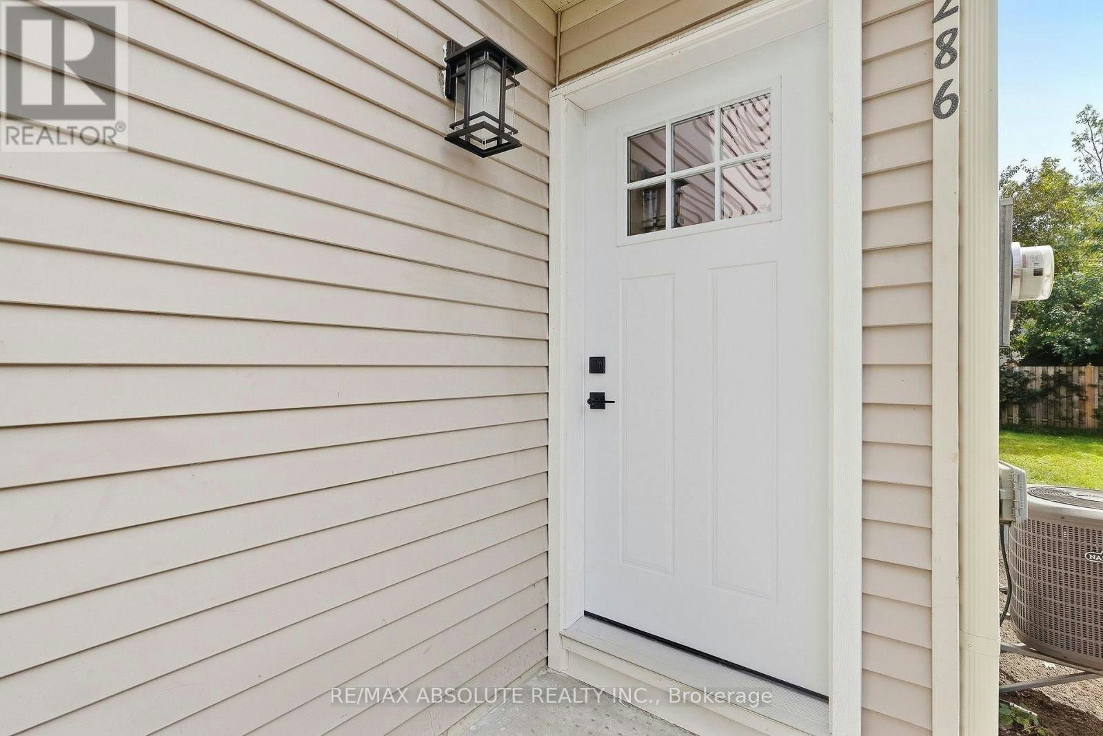 286 Mockingbird Drive, Ottawa, ON, K1E 2A5 - 2