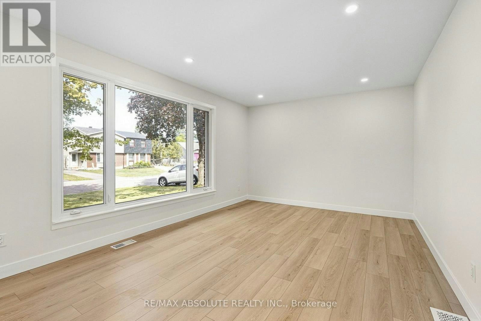 286 Mockingbird Drive, Ottawa, ON, K1E 2A5 - 11