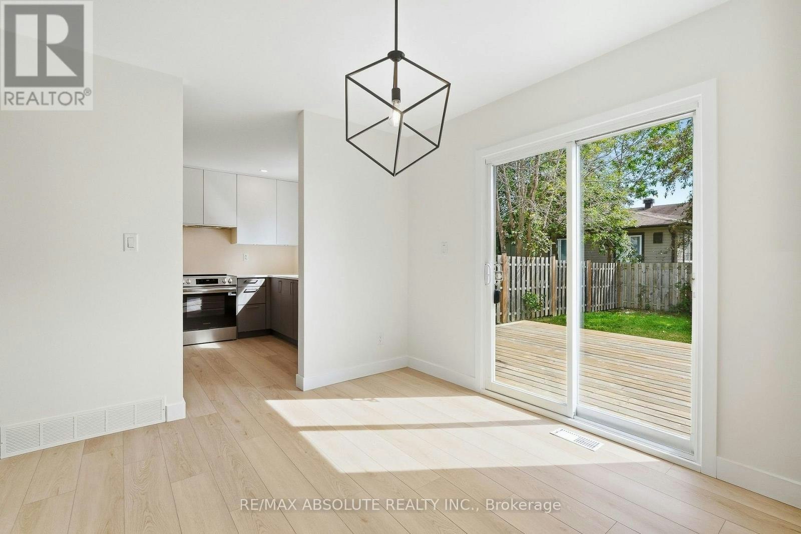286 Mockingbird Drive, Ottawa, ON, K1E 2A5 - 7