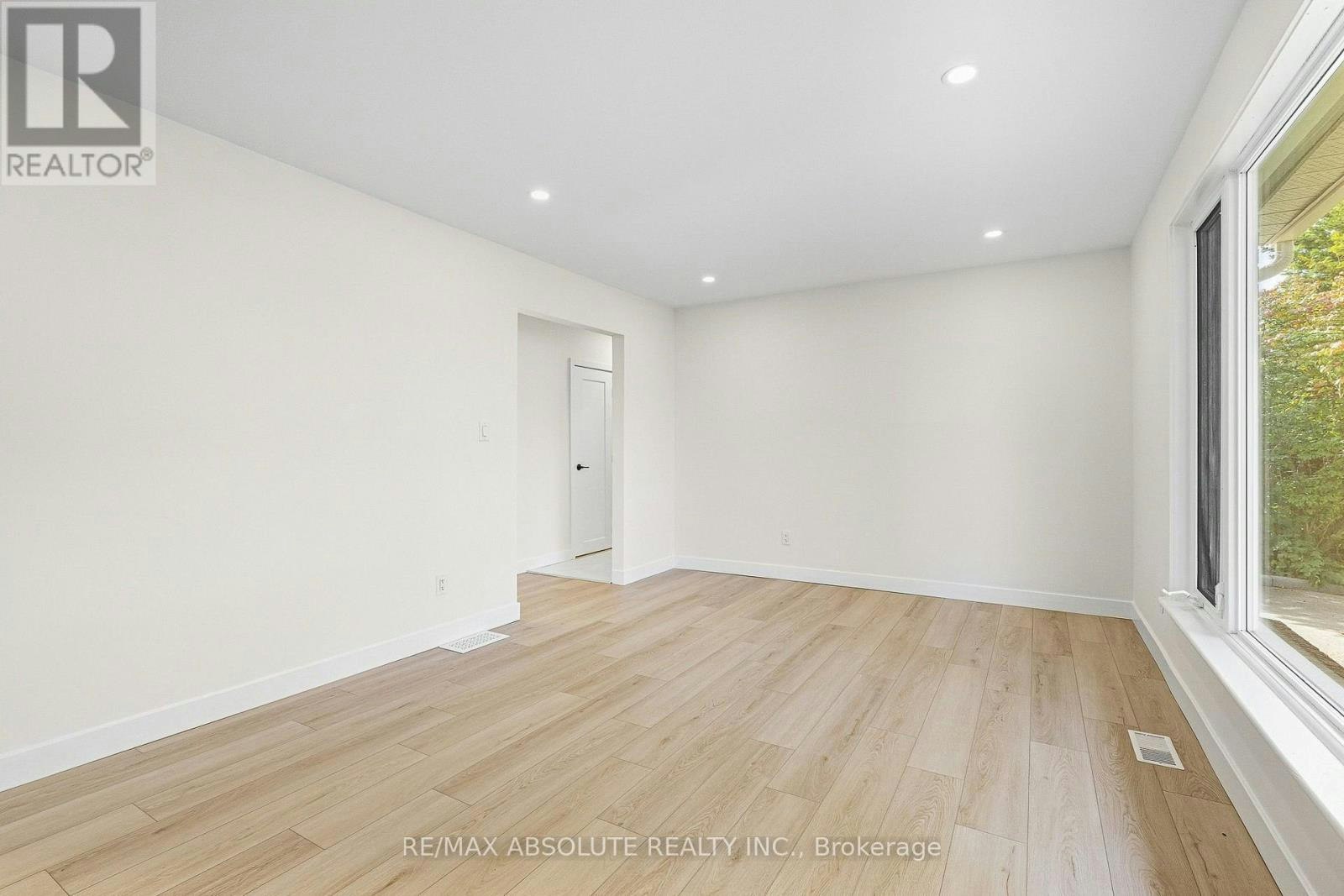 286 Mockingbird Drive, Ottawa, ON, K1E 2A5 - 13