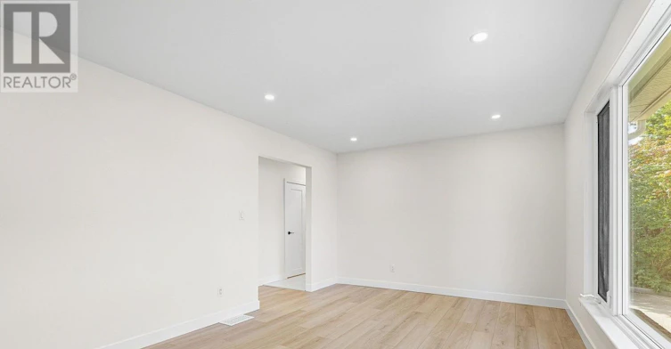 286 Mockingbird Drive, Ottawa, ON, K1E 2A5 - 13