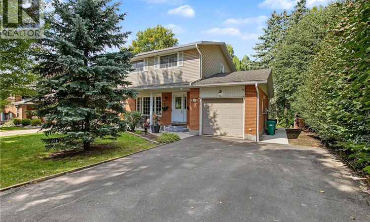 111 Macgregor Crescent