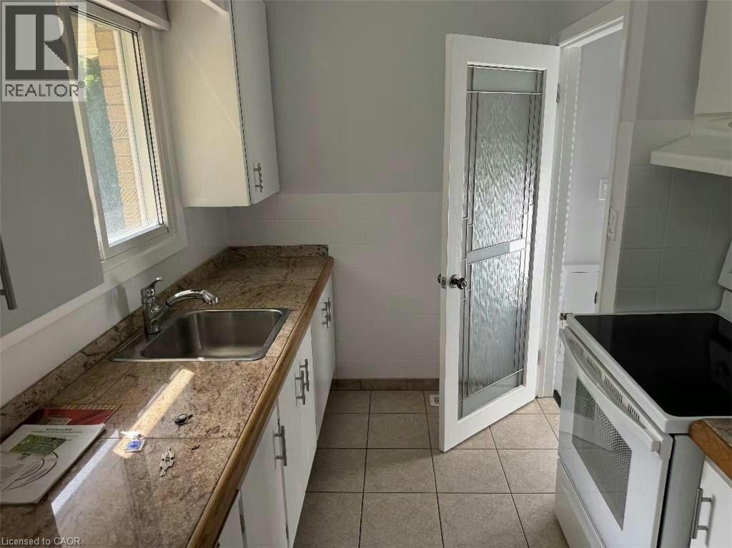 Upper-23 Elkington Drive, Kitchener, ON, N2B 1S1 - 7