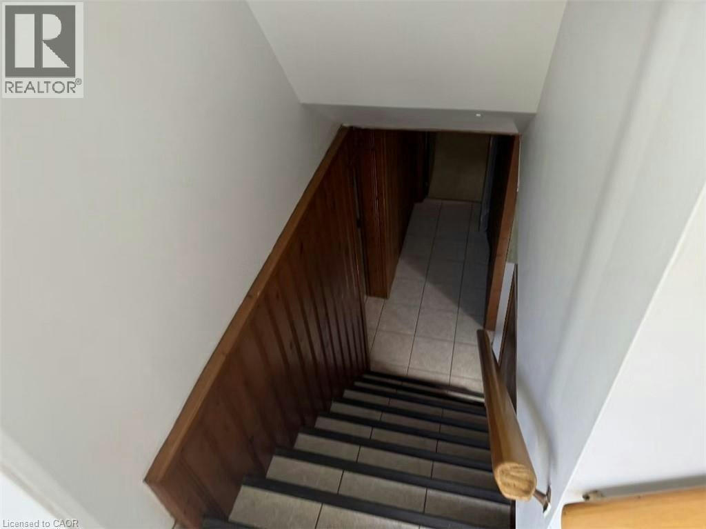 Upper-23 Elkington Drive, Kitchener, ON, N2B 1S1 - 8