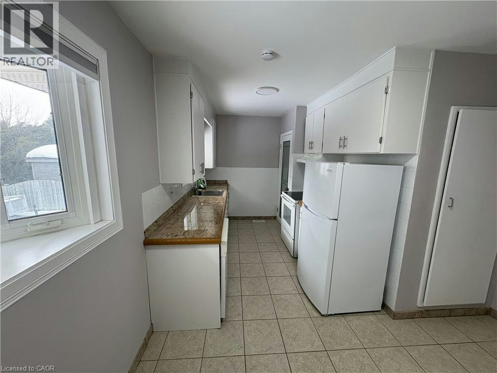 Upper-23 Elkington Drive, Kitchener, ON, N2B 1S1 - 11