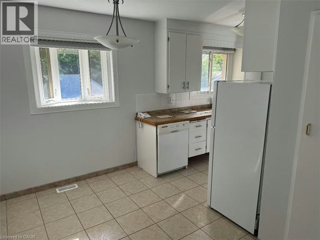 Upper-23 Elkington Drive, Kitchener, ON, N2B 1S1 - 5
