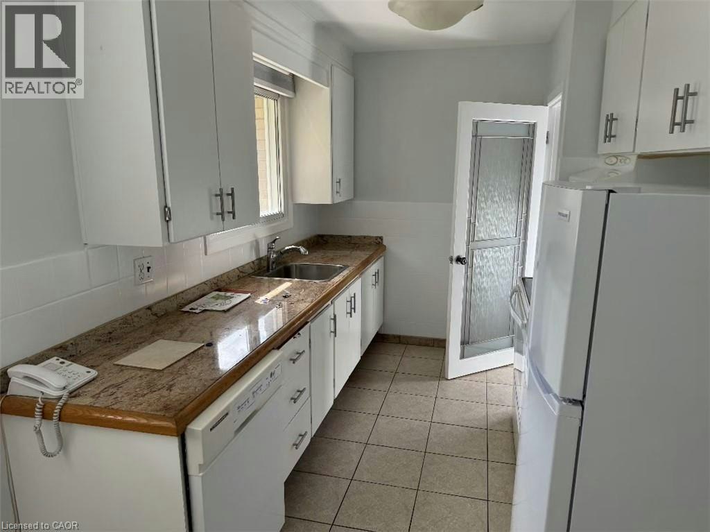 Upper-23 Elkington Drive, Kitchener, ON, N2B 1S1 - 6