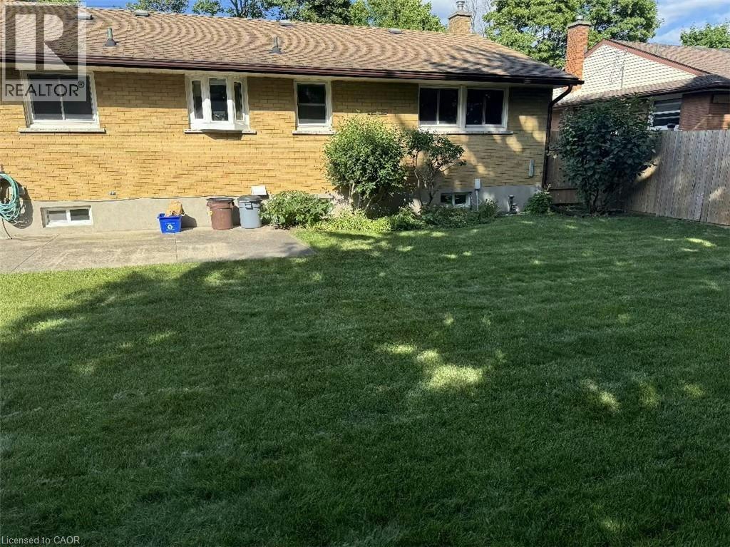Upper-23 Elkington Drive, Kitchener, ON, N2B 1S1 - 3