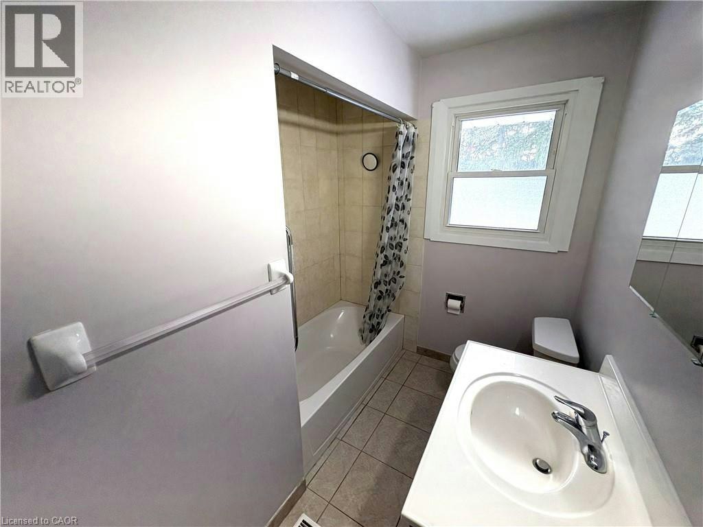 Upper-23 Elkington Drive, Kitchener, ON, N2B 1S1 - 15