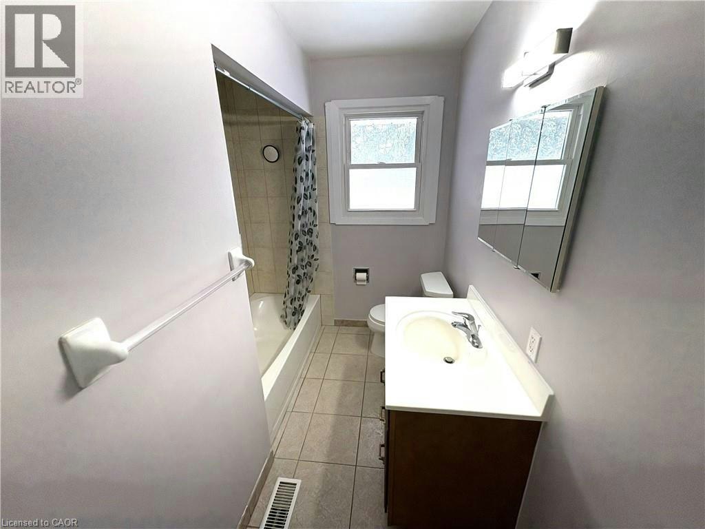 Upper-23 Elkington Drive, Kitchener, ON, N2B 1S1 - 14