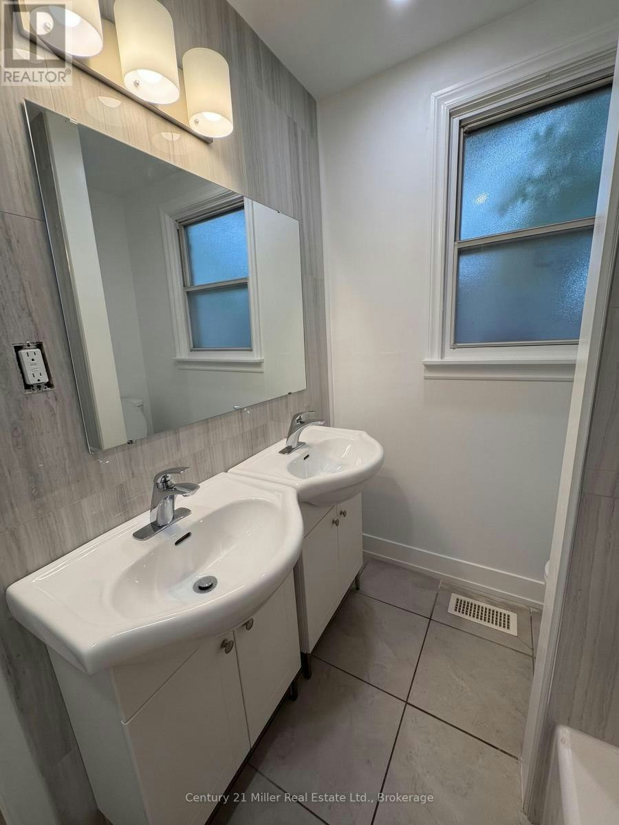 961 Ninth Street, Mississauga, ON, L5E 1S2 - 9