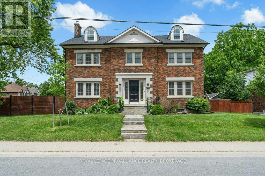 609 Earl Street, Kingston, ON, K7L 2K6
