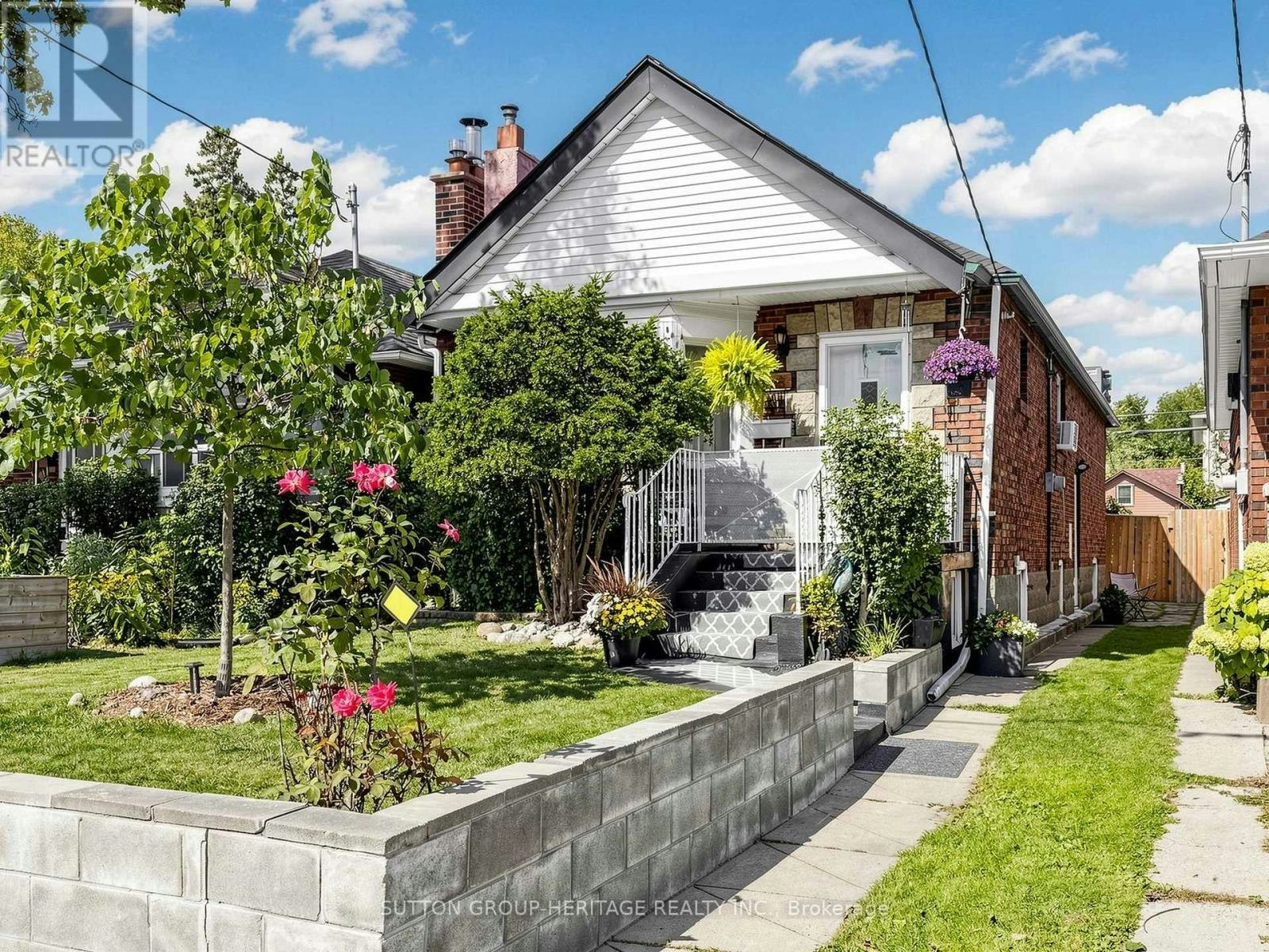 248 Westwood Avenue, Toronto, ON, M4J 2H4