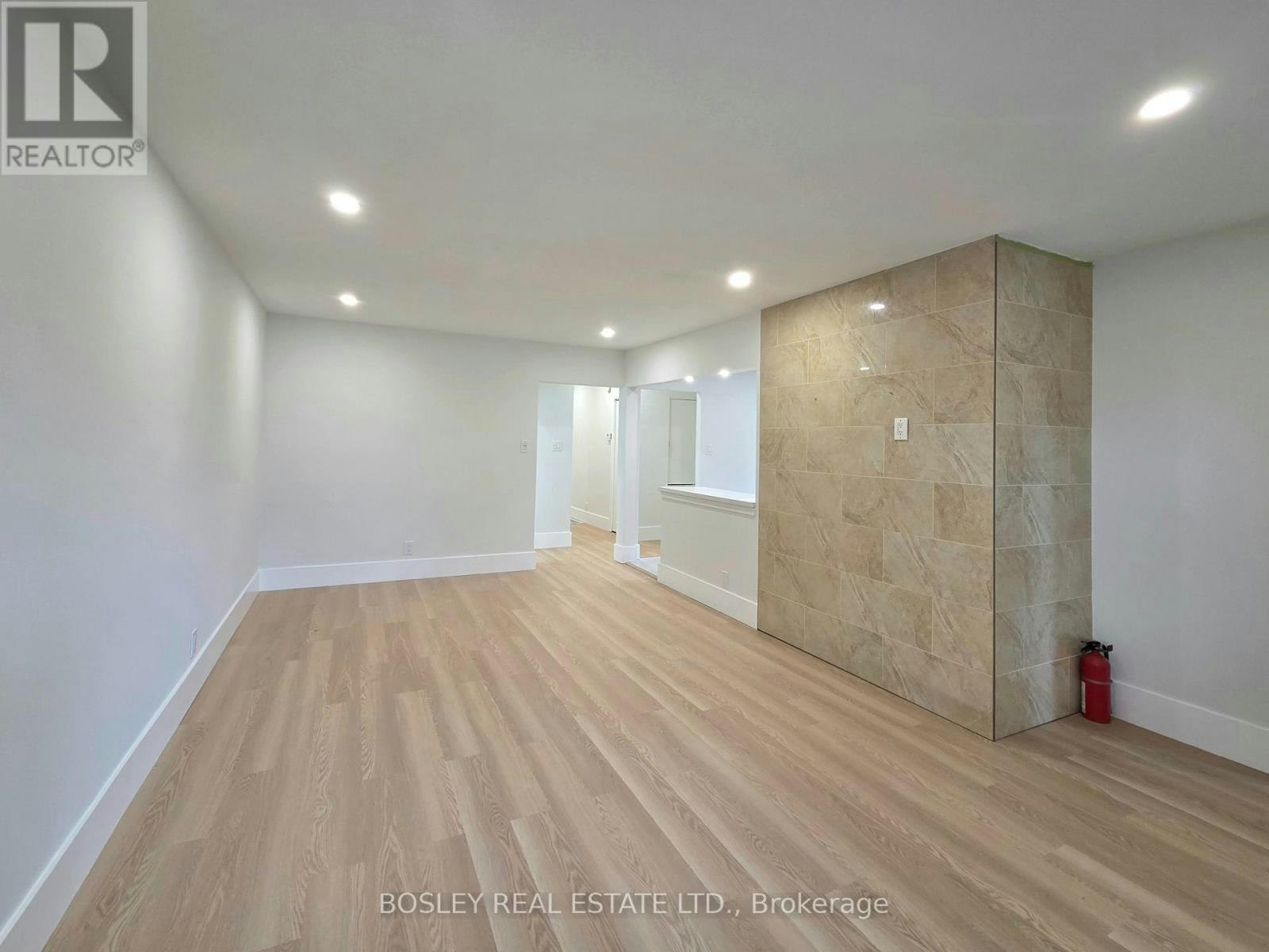 MAIN-714 Lublin Avenue, Pickering, ON, L1W 1Z2