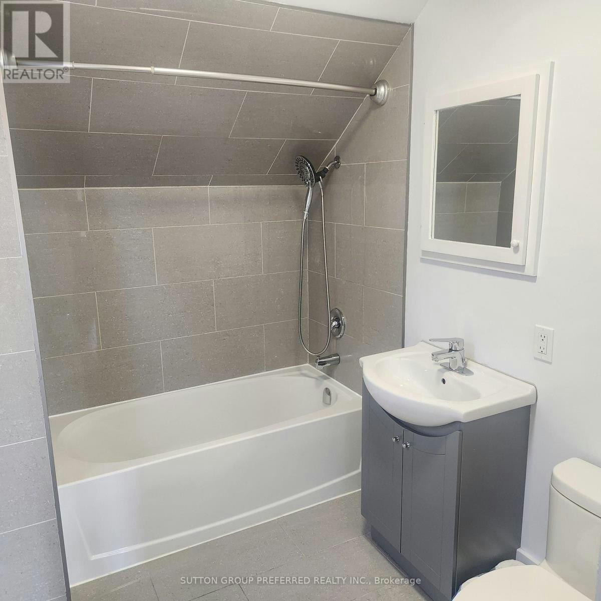 UPPER-312 Wharncliffe Road S, London, ON, N6J 2L7 5