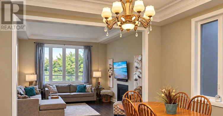 9 Cyprus Glen, East Gwillimbury, ON, L9N 0S9 - 2