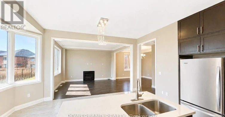 9 Cyprus Glen, East Gwillimbury, ON, L9N 0S9 - 10