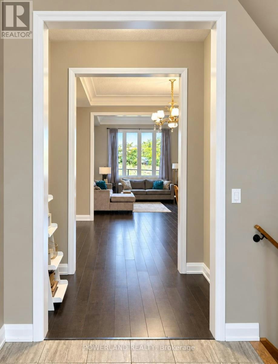 9 Cyprus Glen, East Gwillimbury, ON, L9N 0S9 - 4