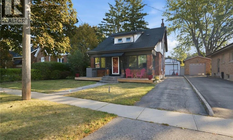 13 Forest Road